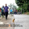 Warga Serangpanjang Gotong Rotong Bangun Jalan Rigid Beton