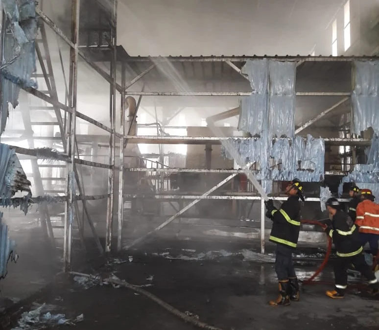 Pabrik Kertas Eco Papper Kebakaran, Pemadam Kebakaran Terjunkan Dua Regu Pemadam