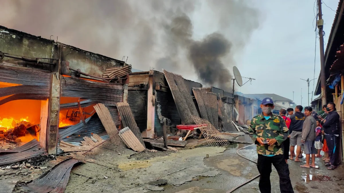 BREAKING NEWS: Pasar Inpres Pamanukan Kebakaran!