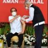 Presiden Jokowi Ikuti Vaksin Kedua
