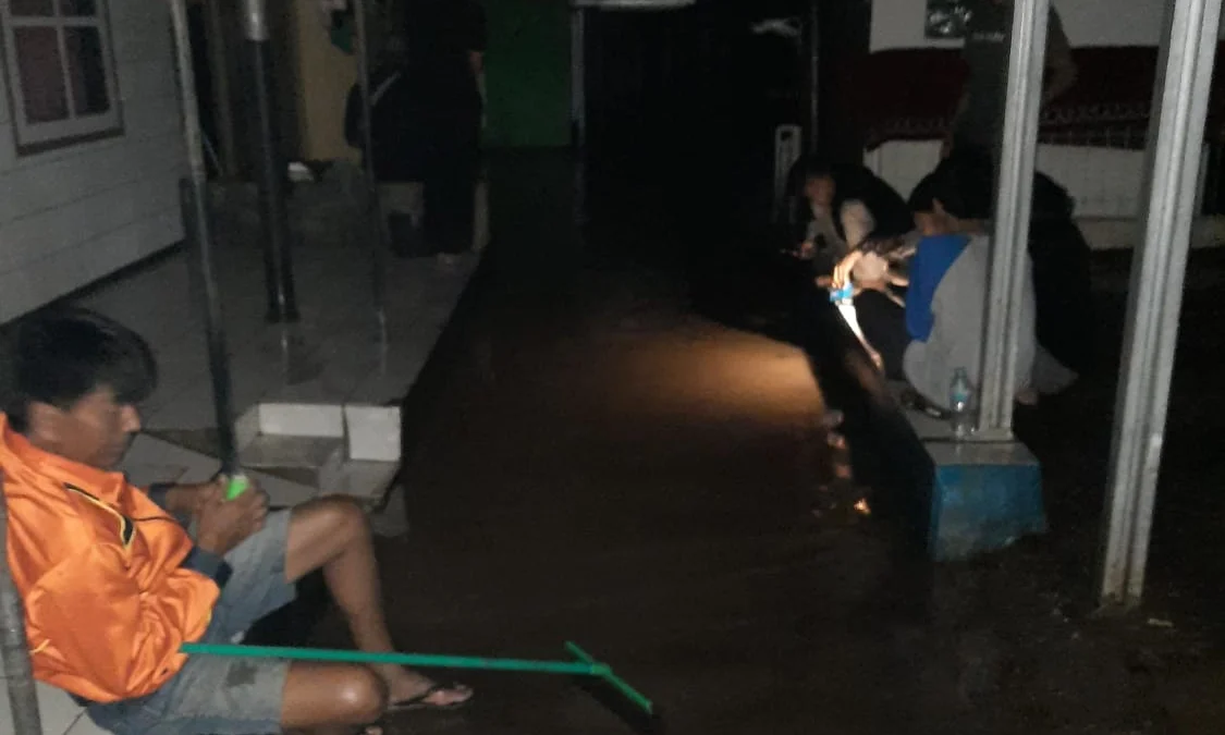 Hujan Deras, Puluhan Rumah di Desa Kamarung Kamarung Terendam Banjir