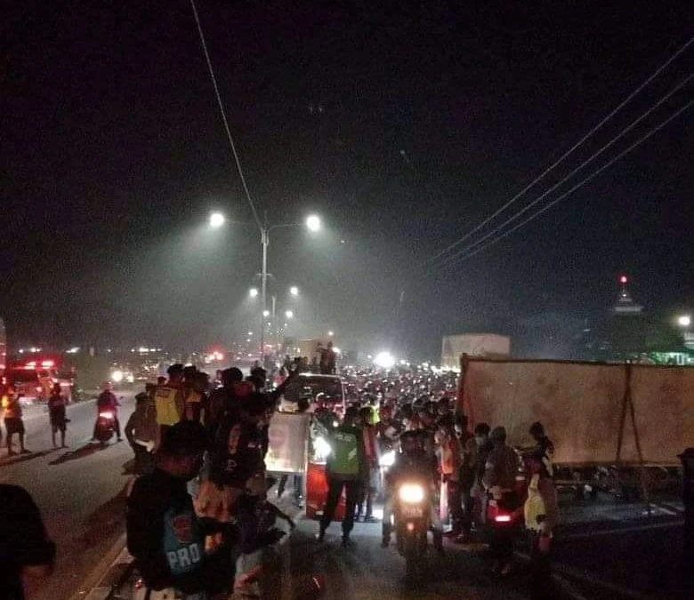 Malam Ini Pemudik dengan Kendaraan Bermotor Padati Jalur Pantura, Polisi: Jalan Kami Tutup Total