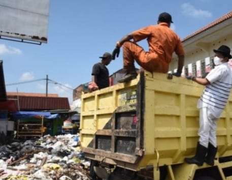 Dedi Mulyadi Angkut Sampah Kerahkan 10 Dump Truck, Ini Tanggapan DLH
