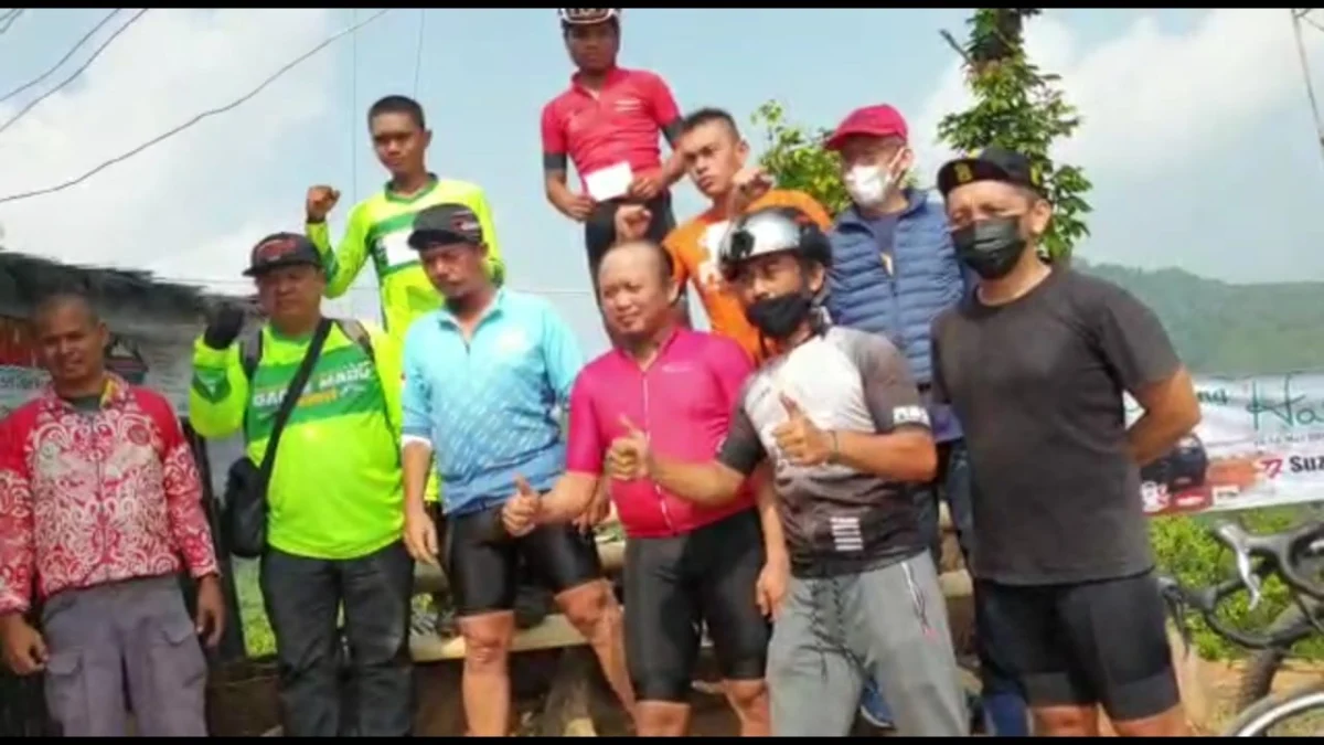 KCC (Kohar Cycling  Club) Gowes Uphill dari Alun-alun ke Pasirheulang