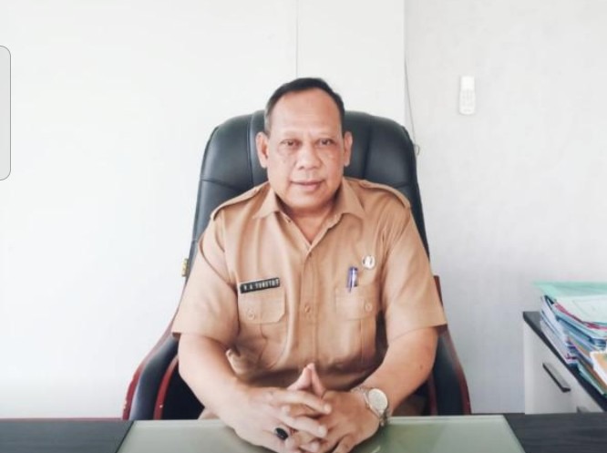 Kepala Dinas Perindustrian dan Perdagangan Kabupaten Karawang Ahmad Suroto