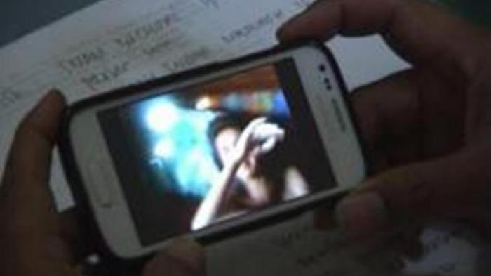 Miris! Video Call dengan Pacar, Siswi SMP Disuruh Bugil untuk Buktikan Cinta, Fotonya Disebar