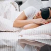 Bahaya Tidur Lampu Menyala yang Jarang Disadari
