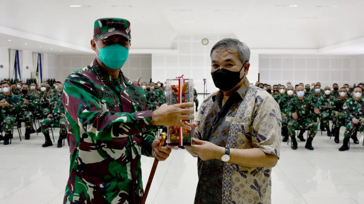Dr Aqua: Setiap Perwira TNI AD Harus Mampu Berkomunikasi dengan Baik