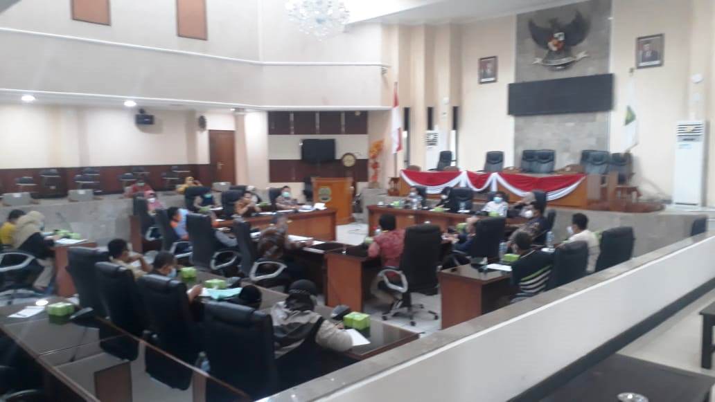 DPRD Subang melakukan rapat dengar pendapat
