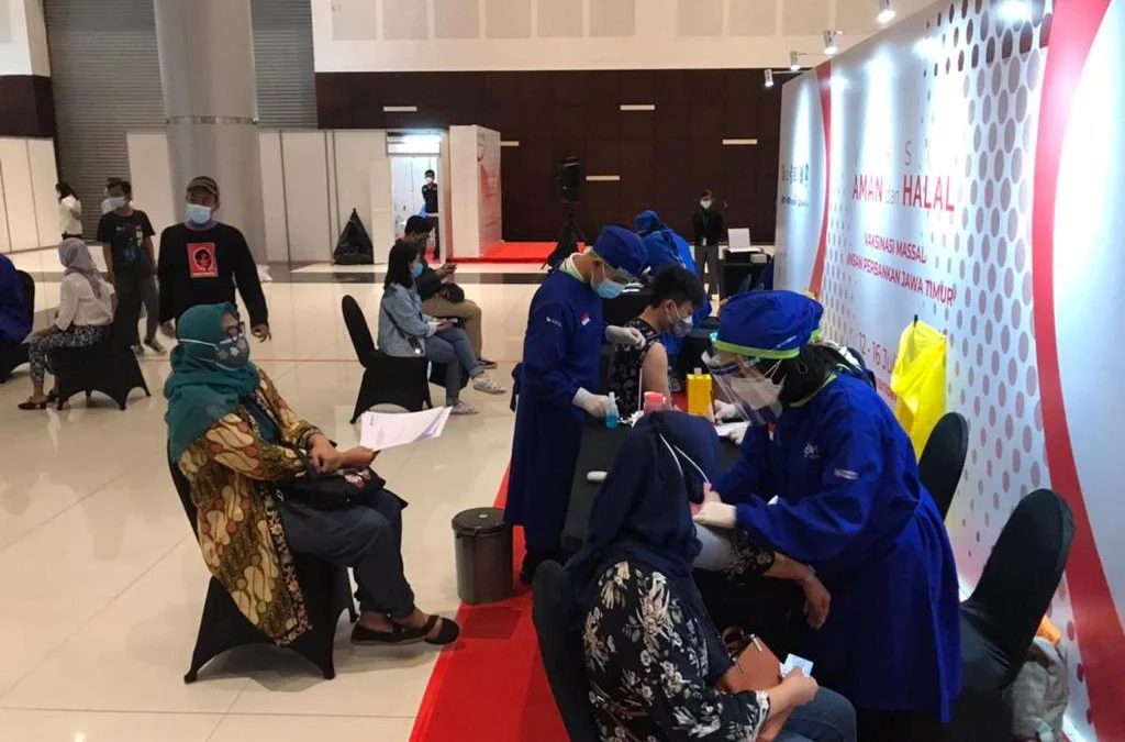 Sasar Belasan Ribu Warga Kota Surabaya, BRI Dukung Kemenkes & OJK Sukseskan Program Vaksinasi Nasional