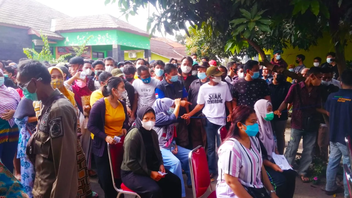 Viral, Antrian Vaksin di Subang Malah Timbulkan Kerumunan, Kepala Puskesmas: Tidak Lama Hanya Sejam!