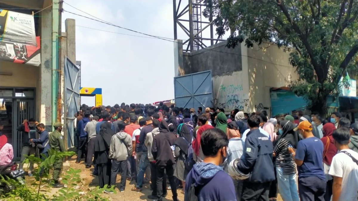Soal Kerumunan saat vaksinasi di Stadion Singaperbangsa Karawang, Satgas Covid-19: Tidak ada Koordinasi