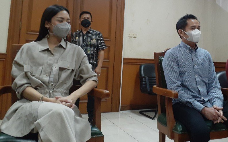 Mediasi Gagal, Ririn Dwi Ariyanti dan Aldi Bragi Tetap Ingin Pisah (Foto: Firda Junita/Jpnn)