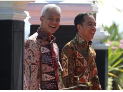Ganjar Pranowo Disebut Hobi Pencitraan Layaknya Gaya Jokowi, Benarkah? (Dalam Foto: Ganjar dan Jokowi, Foto capture Fin.co.id)
