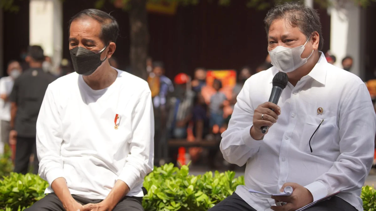 Ke Jogja, Presiden Jokowi dan Menko Airlangga Resmikan Bantuan Tunai Warung dan PKL