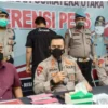 Wakapolrestabes Medan AKBP Irsan Sinuhaji saat memimpin paparan kasus pemerasan Bripka PS di Mapolrestabes Medan, Sabtu (13/11). Foto: Finta Rahyuni/JPNN