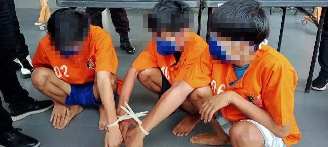 Sadis! Dua Siswi SMP Dicekoki Miras Lalu Digilir Tiga Pria (foto: Febi/rb,com)