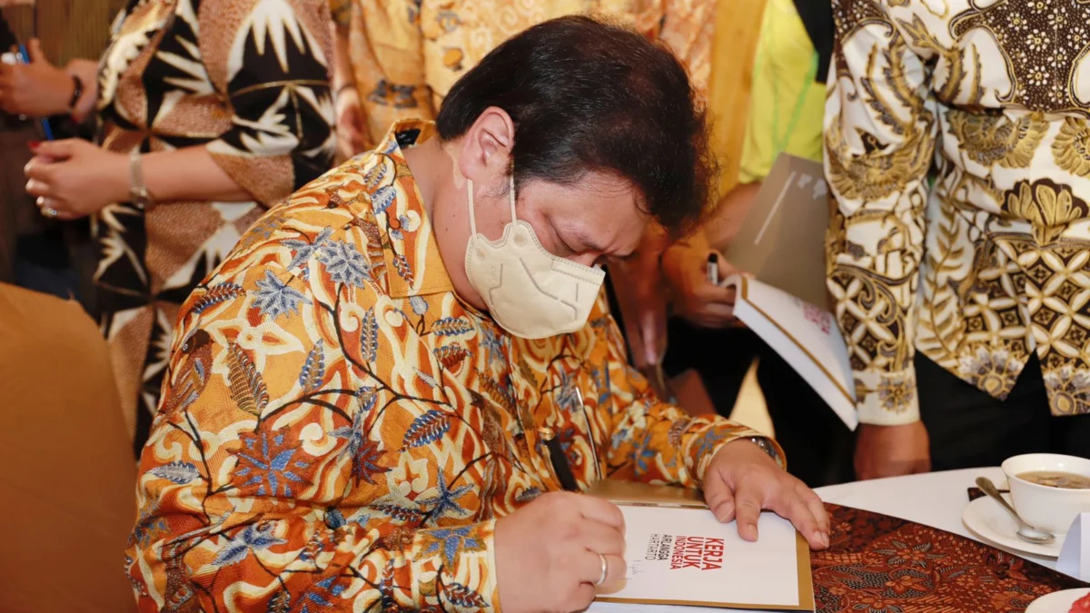 Buku Kerja Untuk Indonesia Airlangga Hartarto Diluncurkan Partai Golkar