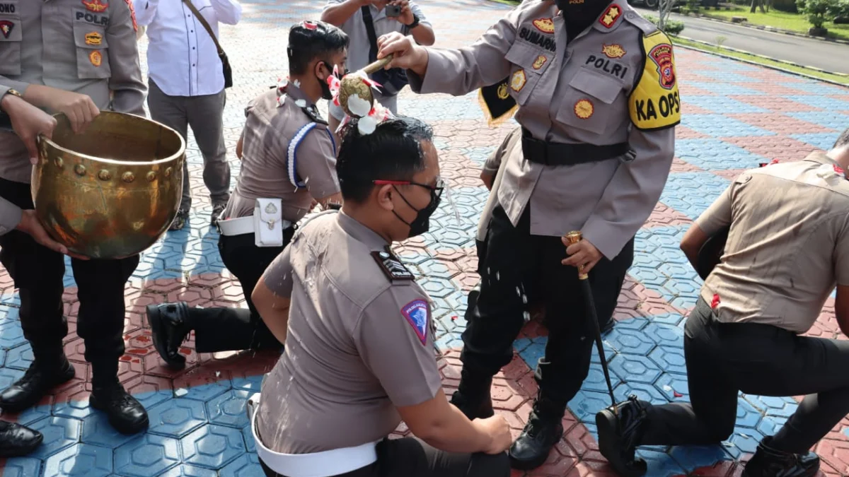 103 Anggota Polres Subang Naik Pangkat, Kapolres: Harus Lebih Melayani dan Mengayomi Masyarakat