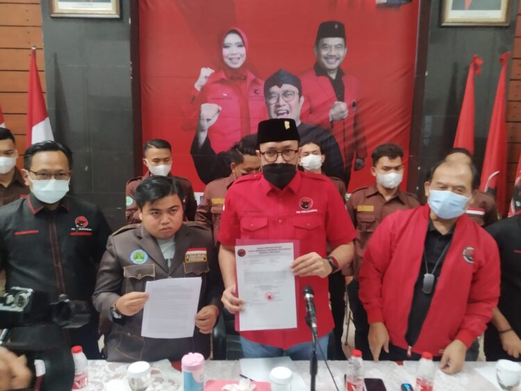 PDIP Jabar Minta Arteria Dahlan Dipecat