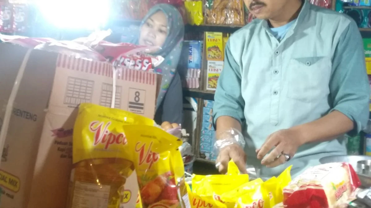 Mulai Langka, Minyak Goreng di Pasar Tradisional Lembang Dijual Rp 20.000 per Liter