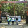 YUGO EROSPRI/PASUNDAN EKSPRES HUTAN KOTA: Gerbang masuk Hutan Kota Ranggawulung yang berada di Jalan Raya Subang-Bandung.