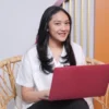 Putri Tanjung Mendadak Trending, Netizen: Pasti Gak Pernah Beli Shampo Sachet di Warung