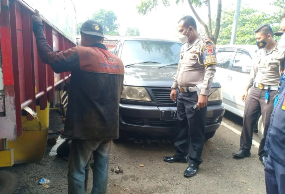Soal Tujuh Kendaraan Terlibat Kecelakaan Beruntun di Subang Satu Orang Tewas, Polisi: Ambulance Tidak Perlu Dikawal