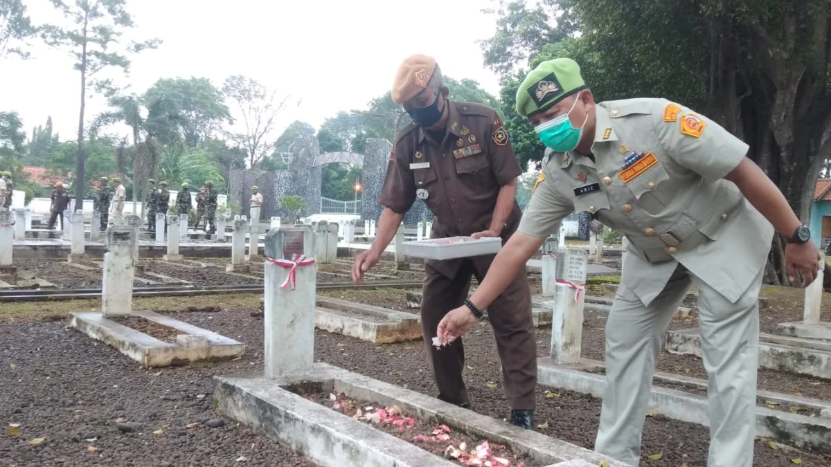 Biaya Perawatan Taman Makam Pahlawan Cidongkol Subang Minim