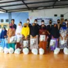 Peduli Yatim dan Dhuafa, Nervazein dan Alvectra SMPIT As-Syifa Wanareja Berbagi 135 Paket Sembako dan Pakaian