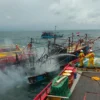 Operasi Penyelamatan Subholding Upstream Regional Jawa Berhasil Padamkan Kebakaran dan Selamatkan Seluruh ABK Kapal Nelayan Cumi