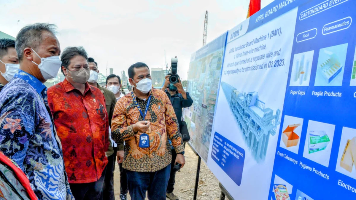 Investasi Pabrik Kertas Berkelanjutan Terbesar di Sumatera Airlangga Hartarto Melangsungkan Groundbreaking