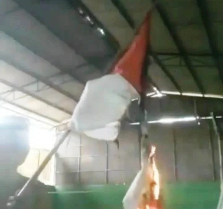 Wanita Pembakar Bendera Merah Putih di Karawang Sering Berprilaku Aneh