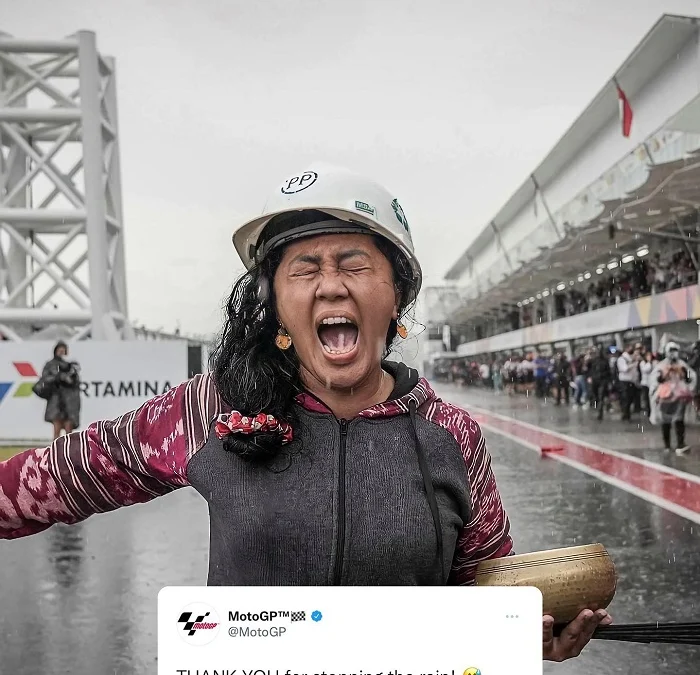 Rahasia Ilmu Rara Pawang Hujan di MotoGp Mandalika Terungkap Berkat Deddy Corbuzier