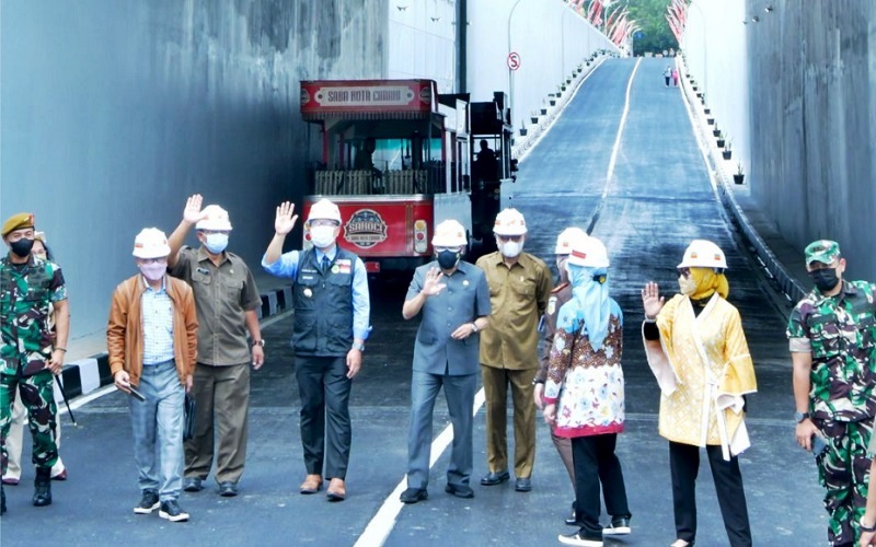 SUDAH DIBUKA: Gubernur Jawa Barat Ridwan Kamil ketika meresmikan Underpass Sriwijaya di Kota Cimahi. IST