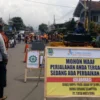 PT. Tirta Investama Aqua Subang Bantu Perbaiki Jalan Jalur Mudik