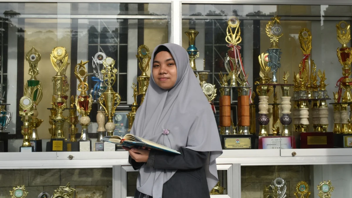 Faiza Shifa Medina, Hafidzoh 30 Juz Lulusan SMA IT As Syifa Diterima di Fakultas Kedokteran UNPAD