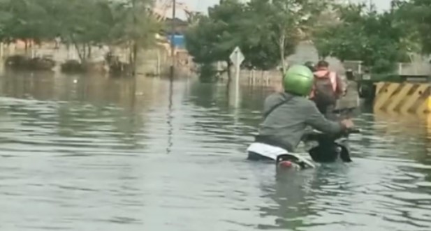 Kronologis Banjir Rob Besar di Semarang hingga Jebolnya Tanggul Penahan Air Laut