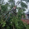 Pondok Pesantren Raudlatul Hasanah Porak Poranda Dihantam Hujan dan Angin Kencang, Abah Maung: Tanda Sayang Allah