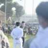 Wakil Gubernur Jawa Barat Uu Ruzhanul Ulum saat menjadi Pembina Apel Pagi, di SMK Pertanian Pembangunan Negeri (PPN) Tajungsari, Kabupaten Sumedang, Selasa (24/5/2022). (Foto: Biro Adpim Jabar)