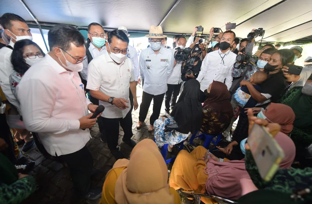 Gubernur Jawa Barat M Ridwan Kamil mengikuti Apel Siaga TPK Nusantara Bergerak serentak di seluruh Kab/Kota di Alun-alun Kab. Subang, Kamis (12/5/2022). (Rizal FS/Biro Adpim Jabar).