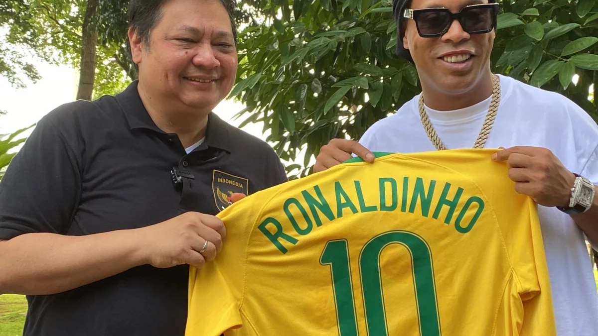 Bertemu Ronaldinho, Ini yang Diperbincangkan Airlangga