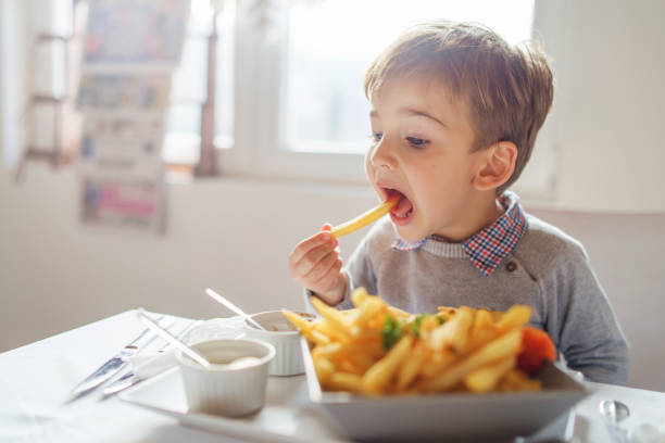 5 Makanan yang Dapat Membantu Menambahkan Berat Badan pada Anak