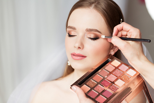 Deretan Produk Make Up yang Direkomendasikan Untuk Pemula, Hasil Menawan