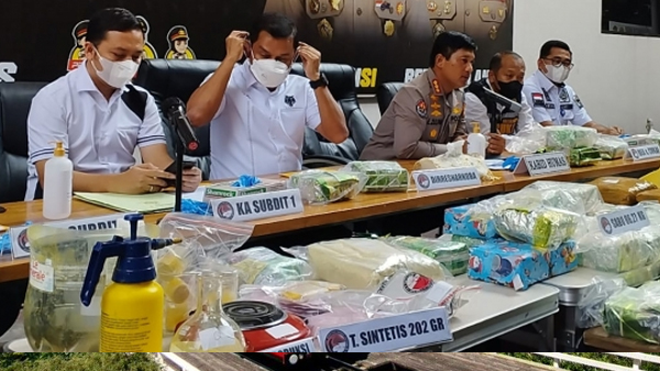 Edarkan di Jakarta Gunakan Mobil Mewah, Jaringan Narkoba Malaysia Indonesia Dibongkar