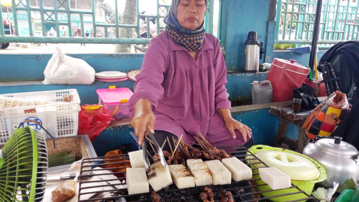 Menikmati Kelezatan Kuliner Legendaris Sate Maranggi Tata di Sagalaherang