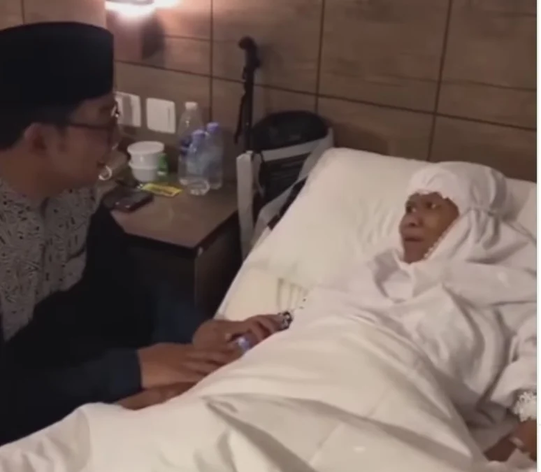 Jamaah Haji Asal Subang Stroke di Tanah Suci, Ridwan Kamil: Semangat Ibu