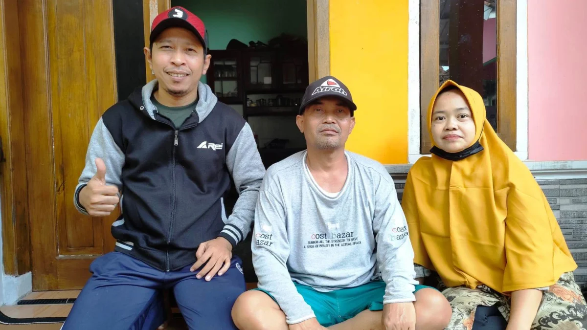 Bukan Kacang Lupa Kulit, Kang Dyan Owner Surabi Gapura Purwakarta Bantu Pengobatan Kawan Lamanya