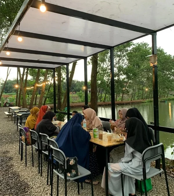Rekomended! 22.3 Coffee Shop Subang, Tempat Ngopi di Pinggir Kolam Ikan dengan Menu Beragam. CINDY DESITA/PASUNDAN EKSPRES