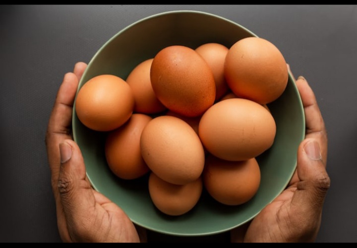 Daftar Harga Telur 1 Kg Hari Ini, Terpantau Naik Selama Sepekan, Capai Rp.31.000 Perkilogram (ilustrasi telur, via Unsplash/@louishansel)